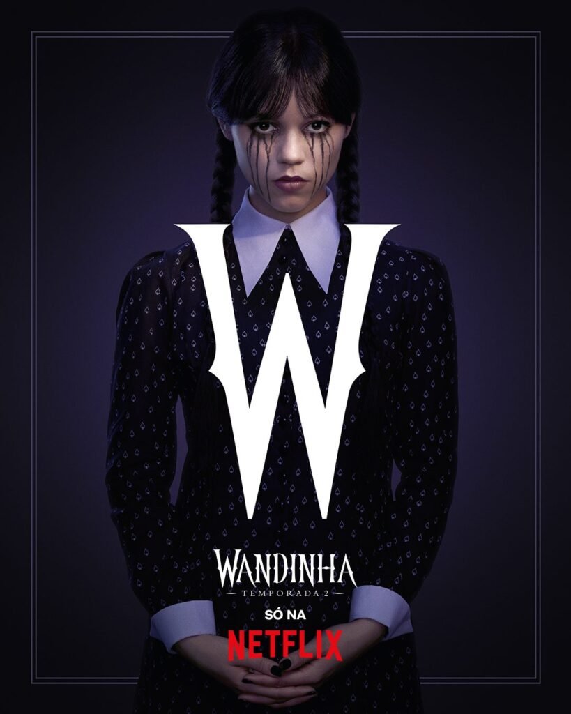 01-819x1024 É oficial: 3ª temporada de Wandinha é confirmada pela Netflix antes da estreia da 2ª parte