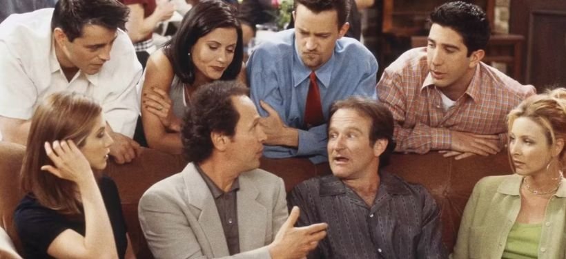 Robin-Williams-e-Billy-Crystal-Friends Friends: 25 Participações Especiais Inesquecíveis que Marcaram a Série Mais Amada da TV